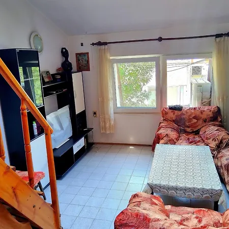 Апартамент Boutique Maisonette Beachside